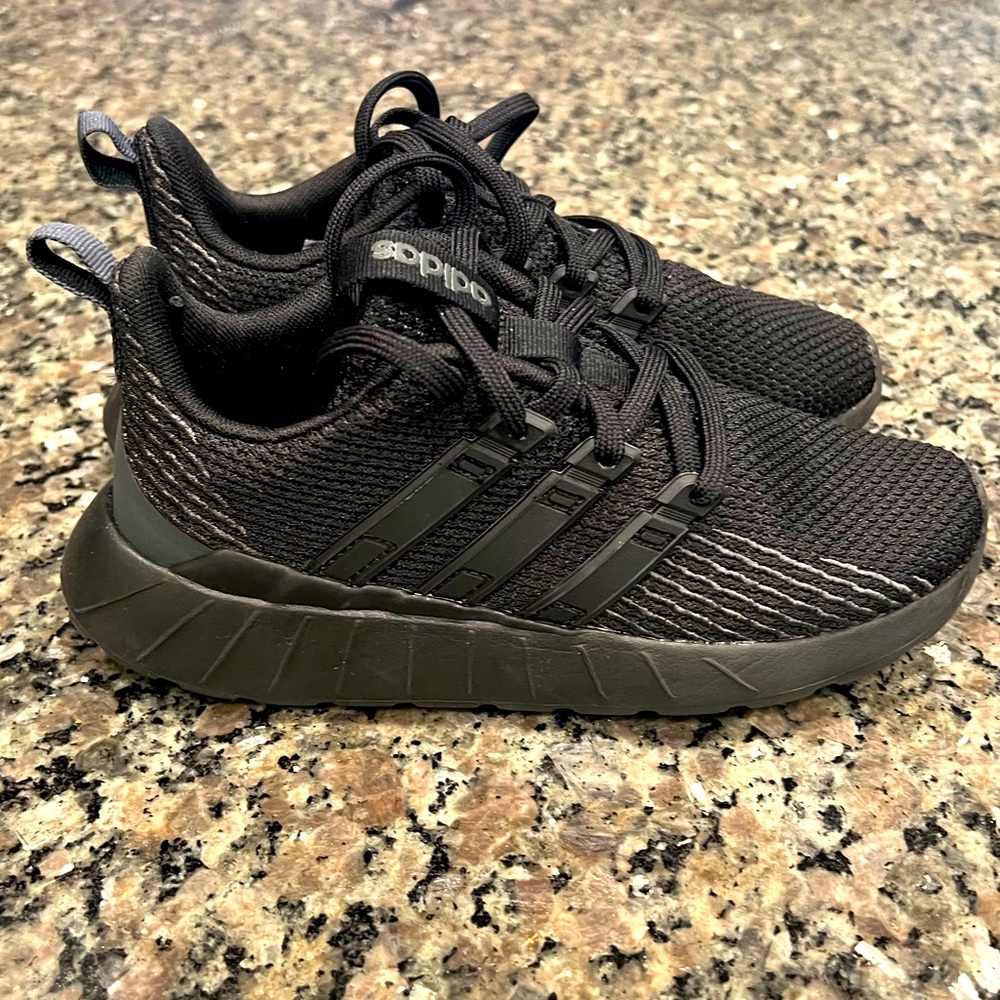 Adidas Queststar, Black, Size 2